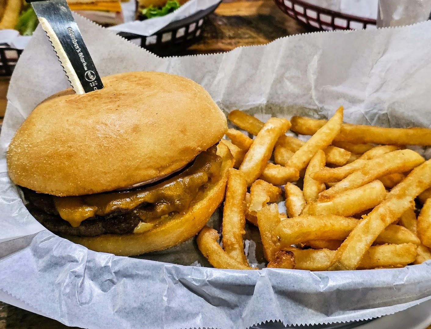 Sidelines Bar & Grill